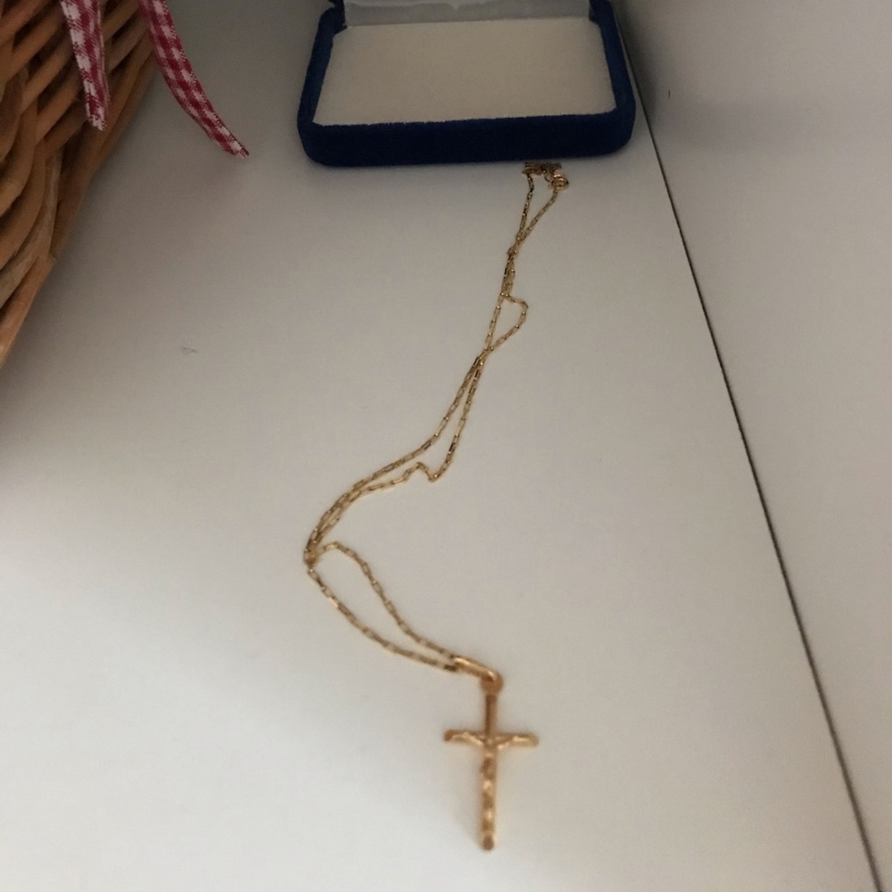 Pauling Gold Cross with chain
